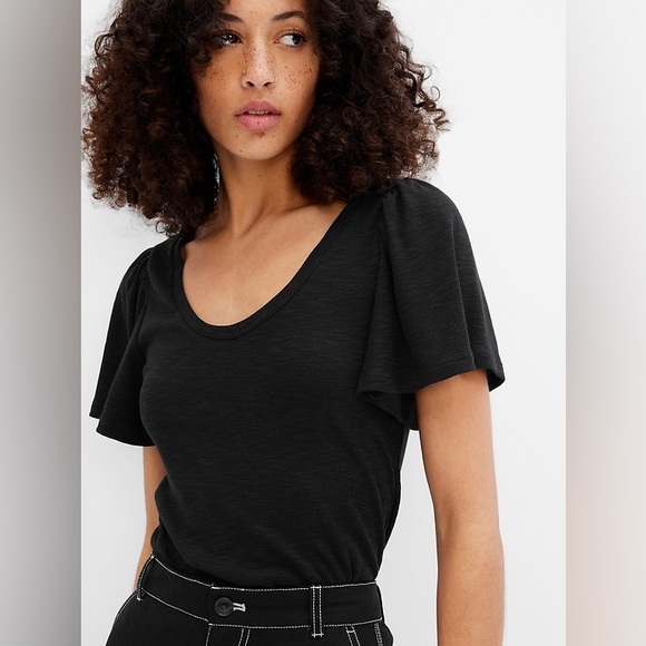 GAP Tops - $35 NWOT Essential Rib Flutter Sleeve T-Shirt in black ST